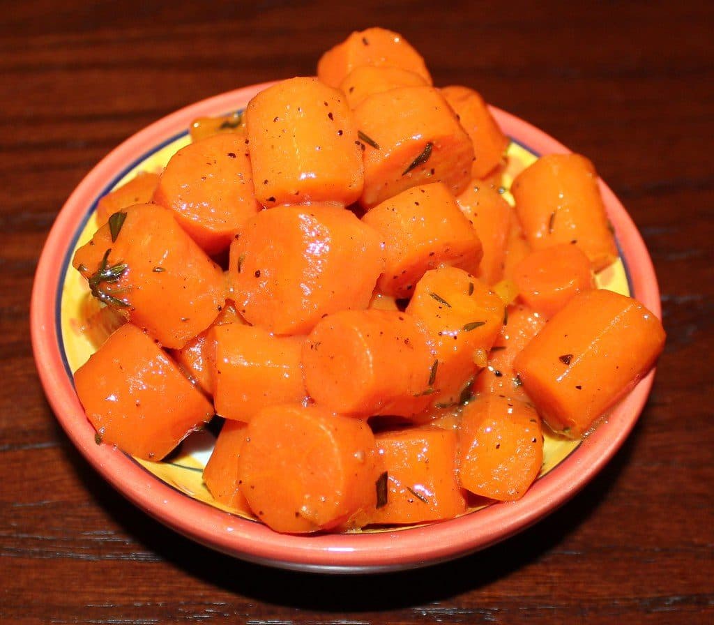 Carottes glacées et steak haché
